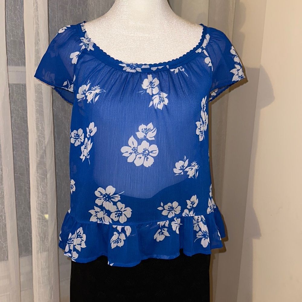 Hollister S Scoop Neck Short Sl Ruffle Hem Back Bow Tie Keyhole Floral Blouse